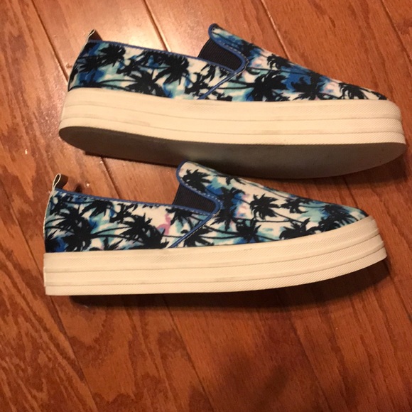 ❤️SALE❤️ Juicy Couture sneakers - Picture 5 of 5